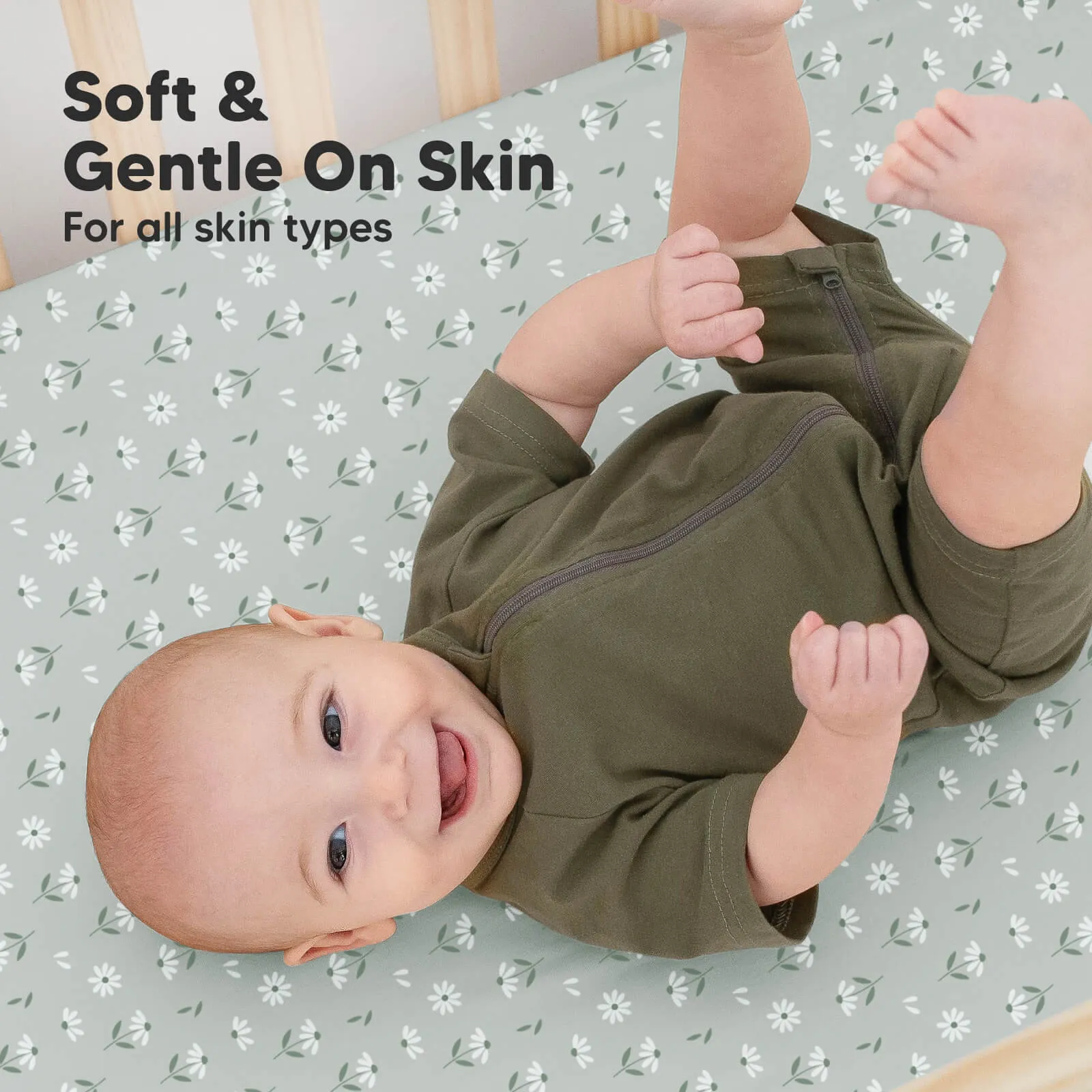 Soothe Fitted Crib Sheet (Daisies)